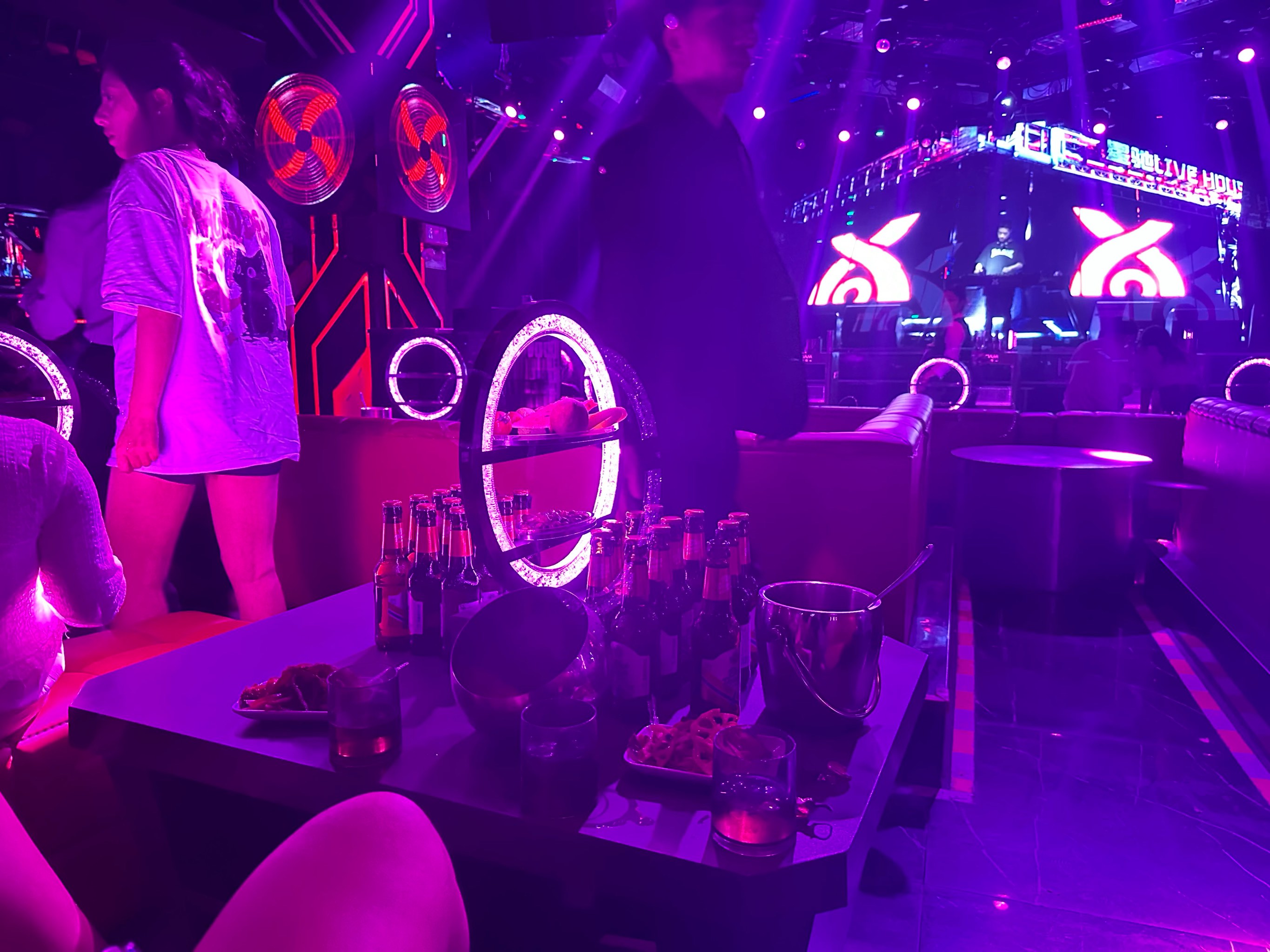 益阳商务ktv中低端区别解析-南县ktv预订